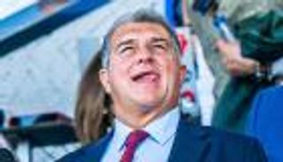 بعد "رسائل الرعب".. لماذا يحلم رئيس برشلونة بالتتويج ضد إسبانيول؟