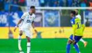 حكم تاريخي.. هديتان من الهلال تقربان النصر للقب الدوري السعودي