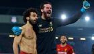 "100 صدة" تهدد عرش محمد صلاح في ليفربول