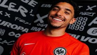 عمر مرموش بقميص آينتراخت فرانكفورت