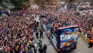 احتفالات لاعبي برشلونة بالدوري الإسباني