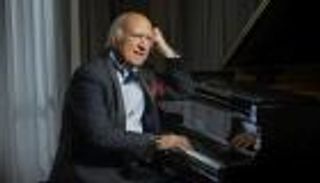 عمر خيرت شخصية العام الثقافية لجائزة الشيخ زايد للكتاب