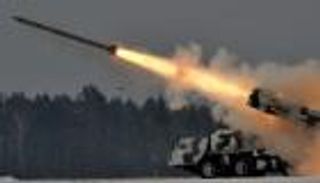 "معقد واستثنائي".. استقبال خاص من روسيا لزيلينسكي بهجوم "كثيف"