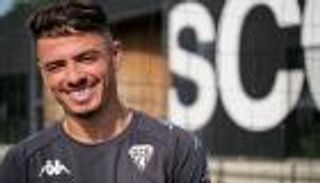 حُكم عليه بالسجن.. من هو إلياس شتي الذي يفاوضه الزمالك؟