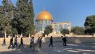 اقتحام للأقصى يسبق مسيرة "الأعلام".. وتحذيرات من تصاعد التوتر