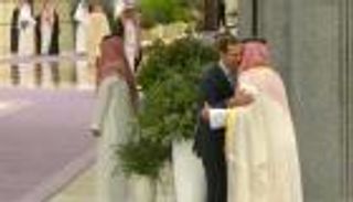 عناق محمد بن سلمان والأسد يطوي عقدا ويدشن زمنا عربيا جديدا