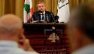 "الحاكم" على رادار الإنتربول.. هل يرحل رياض سلامة من مصرف لبنان؟