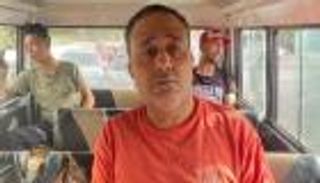 خالد سرحان يرد على "دولارات محمد رمضان".. ميكروباص وجنيهات ممزقة