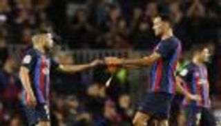 تلميح وتصريح وتبادل محتمل.. برشلونة يقترب من أولى صفقات الصيف