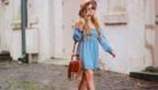 الفستان "أوف شولدر" موضة صيف 2023.. إطلالة أنيقة تنطق بالجاذبية (صور)