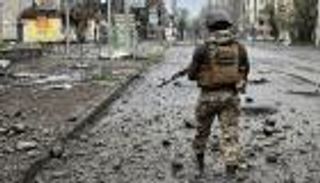 تضارب حول مصير باخموت.. بوتين وزيلينسكي يعلقان