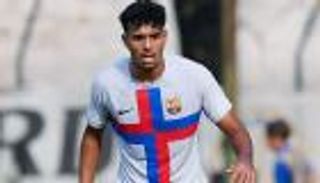 حل هولندي وتشافي حائر.. برشلونة يحسم مصير شادي رياض