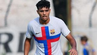 المغربي شادي رياض لاعب برشلونة