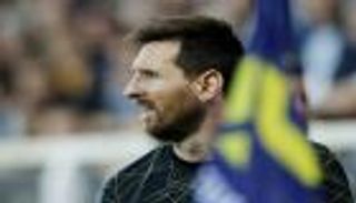 عودة ميسي إلى برشلونة.. تشافي يلقي الكرة في ملعب "البرغوث"