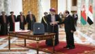 احتفاء مصري بسلطان عمان.. تبادل أرفع الأوسمة