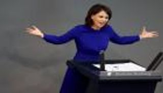 ظل مهسا أميني يطارد الحرس الثوري.. عقوبات أوروبية على الطريق