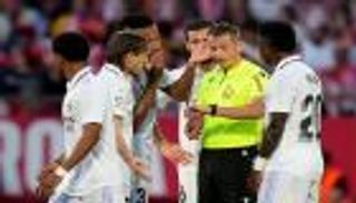 أحدهم بسبب فينيسيوس.. طرد 6 حكام من الدوري الإسباني