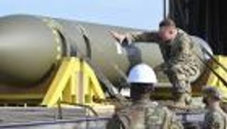 "جي بي يو-57".. قنبلة أمريكية تهدد نووي إيران