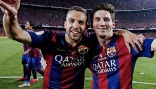 ليونيل ميسي وجوردي ألبا بقميص برشلونة