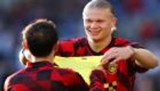 تييري هنري الضحية.. هالاند يواصل اصطياد أساطير البريميرليغ