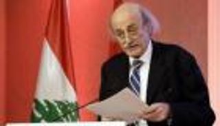 جنبلاط يباغت لبنان بالاستقالة.. والابن يسبح في فلك الأب