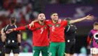 أشرف حكيمي وزياش الأبرز.. لعنة كأس العالم 2022 تضرب نجوم المغرب