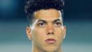 بسبب زوجته.. تفاصيل مشاجرة إمام عاشور داخل "مول"