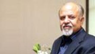 ميكي جاغتياني.. وفاة ملياردير التجزئة عن 70 عاما