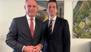 وزير داخلية النمسا ووزير الهجرة بالدنمارك