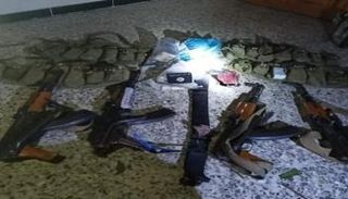 جانب من أسلحة الخلية الداعشية المضبوطة 