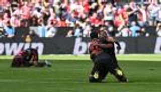 بايرن ميونخ البطل.. 11 صورة ترصد يوما مجنونا في تاريخ الدوري الألماني