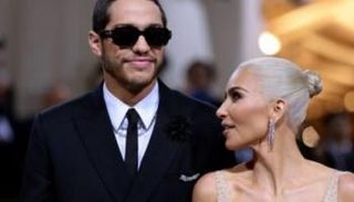 كيم كارداشيان وبيت ديفيدسون