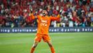 الأهلي المصري يحسم موقف محمد الشناوي من نهائي أبطال أفريقيا