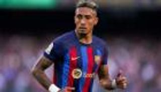 ضد التيار.. رافينيا يحسم موقفه من مغادرة برشلونة