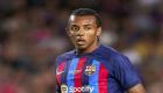 للعودة للمنافسة مجددا.. مدافع برشلونة على طاولة صفقات ليفربول