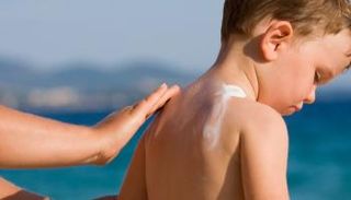 ينبغي استعمال كريم واق من أشعة الشمس