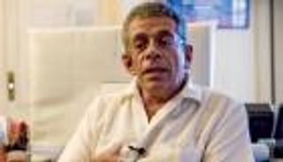 هل أغلق يسري نصر الله أذنه في حفل أنغام؟