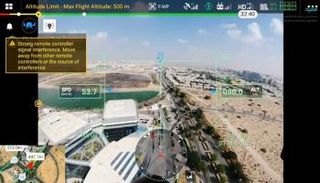 الطائرة الدرون الخاصة بمستشفى فقيه الجامعي في السماء