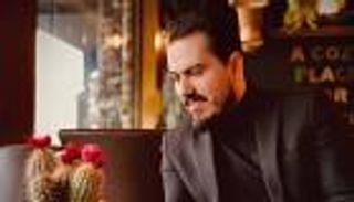 بعد نفي الخطوبة.. نزار الفارس "مصدوم" من حورية فرغلي (فيديو)