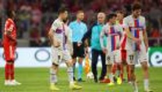 تاريخ برشلونة مع قميص الأعداء.. المال كلمة السر