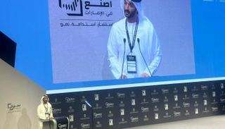 عبدالله بن طوق المري خلال كلمته بالمنتدى