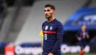 بعد تمثيل فرنسا.. حسام عوار في قائمة منتخب الجزائر لأول مرة