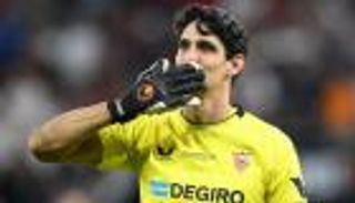 ياسين بونو.. ملك "الصدة القاضية" في كرة القدم