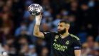 "الواقع غير الإنترنت".. بنزيما يوضح حقيقة رحيله عن ريال مدريد