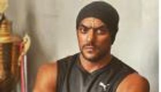 ياسمين عبدالعزيز تطلب الطلاق من أحمد العوضي.. وإسعاد يونس السبب