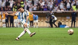 مونتيل يسدد ركلة التتويج بكأس العالم