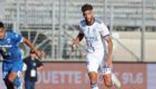 خطوة نحو المجد.. لاعب منتخب الجزائر يطرق أبواب دوري أبطال أوروبا