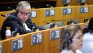 يد أوروبا على الزناد.. ذخيرة لأوكرانيا من باب "الطوارئ"