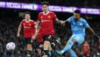 لأجل الاحتفاظ بلقبه.. محرز يحلم بهاتريك تاريخي ضد مانشستر يونايتد