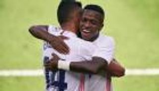 كاسيميرو يثير التكهنات بشأن مستقبل فينيسيوس مع ريال مدريد